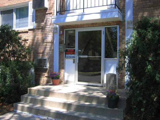 Building Photo - 322 Clifton Ave