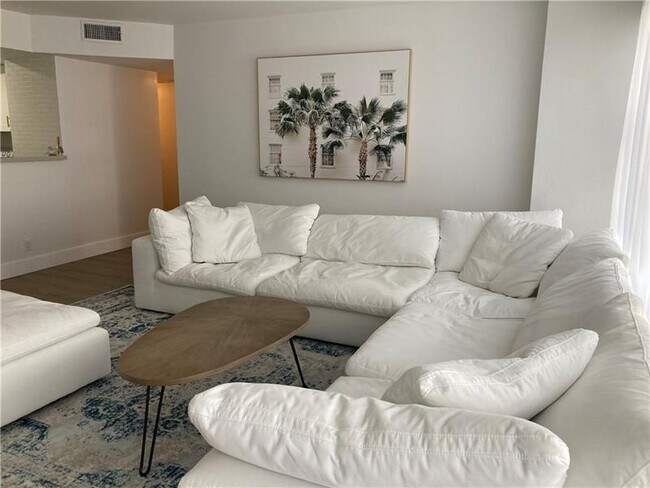 Building Photo - 4010 Galt Ocean Dr