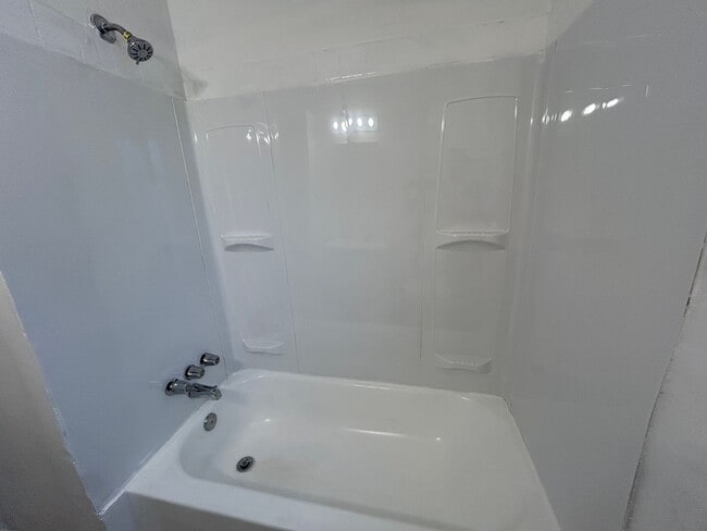 Building Photo - Convinient 2 Bedroom Home in Arlington!