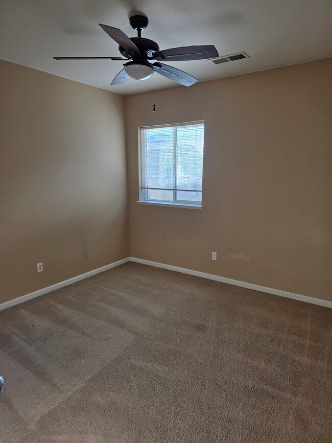 Building Photo - 7121 Crest Hill Dr