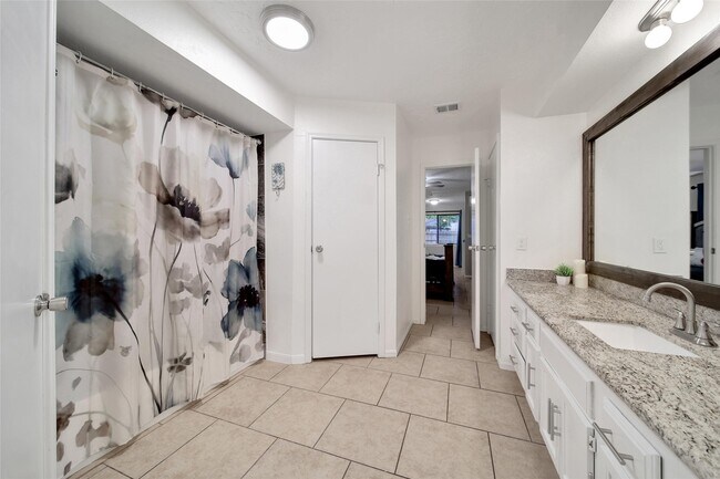 Building Photo - 31723 Ironwood Dr