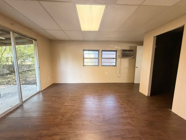 Building Photo - 40 Hill Ln