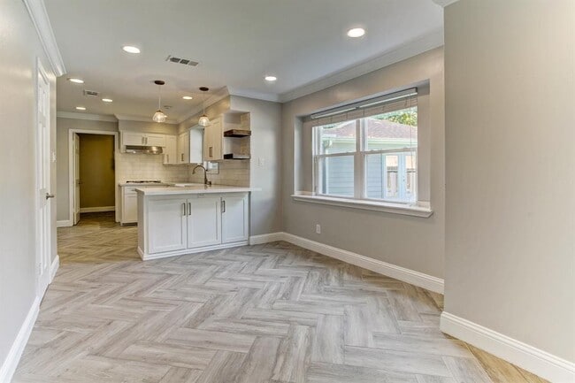 Building Photo - 10806 Wickersham Ln