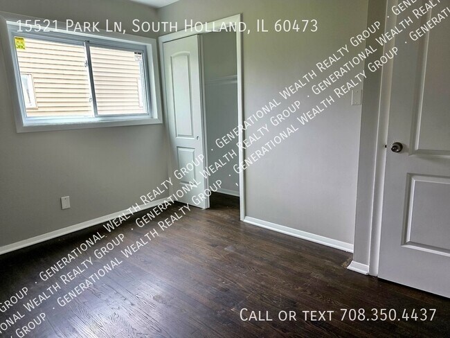 Building Photo - 15521 Park Ln