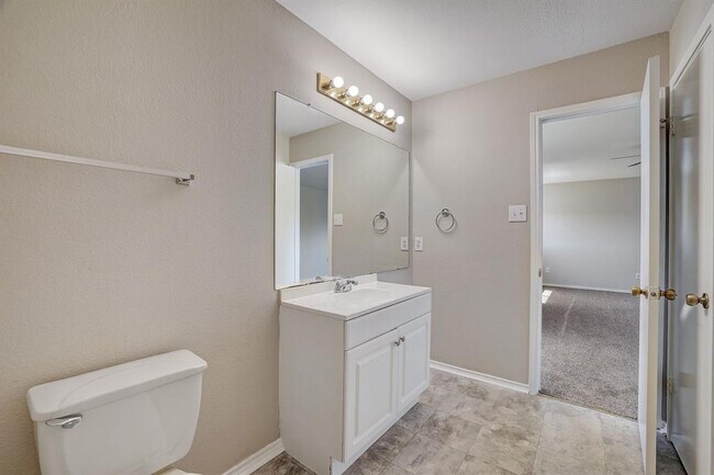 Building Photo - 314 Bello Dr