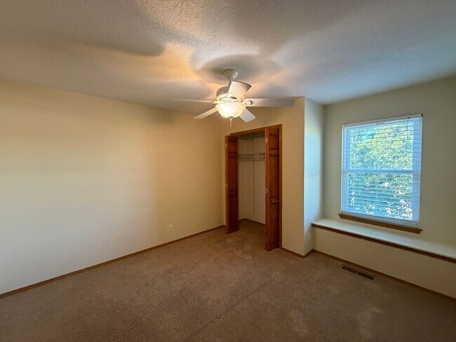 Building Photo - 9600 Allande Rd NE