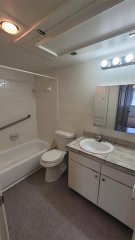 Building Photo - 7903 Meadow Park Dr