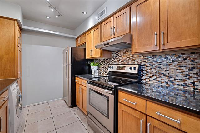 Building Photo - 10536 Stone Canyon Rd