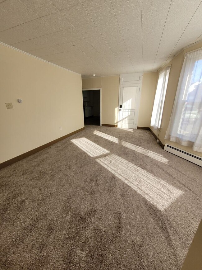 Building Photo - 52-54 East Chestnut Street