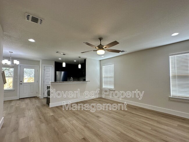 Building Photo - 776 Abigail Aly