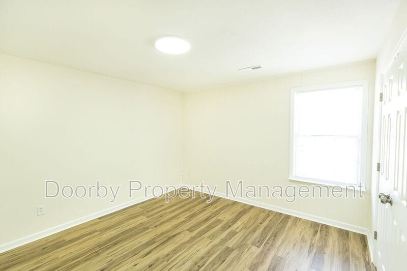 Building Photo - 3627 6th Ave