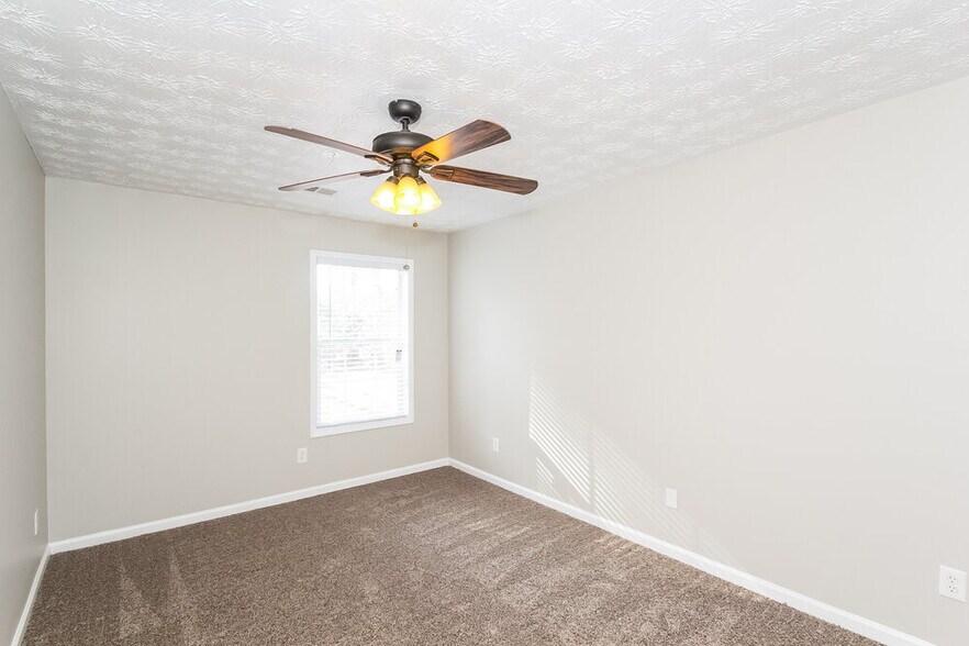 Building Photo - 229 Winthrop Ln
