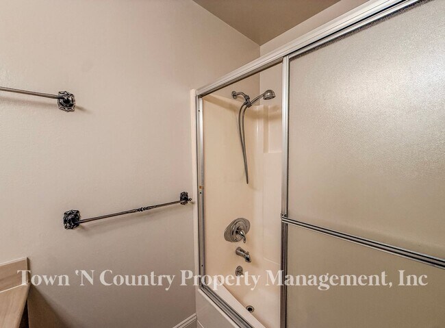 Building Photo - 26142 Carmel Knolls Dr