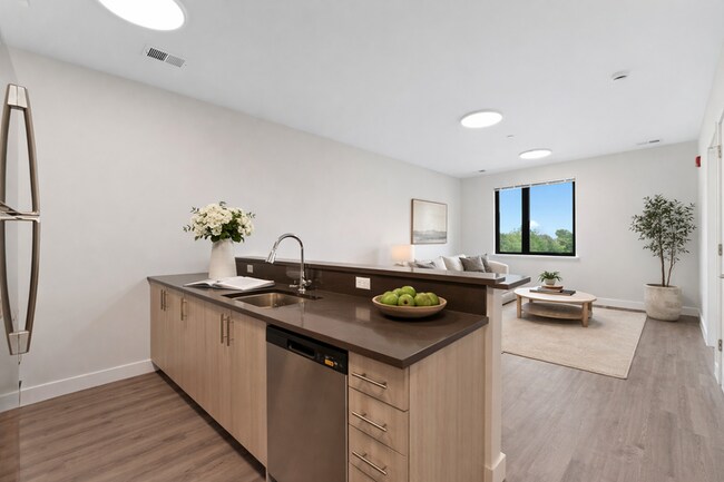 Building Photo - 49 N Day St