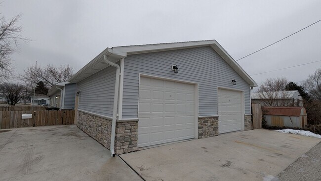 Building Photo - 1600 4th Ave