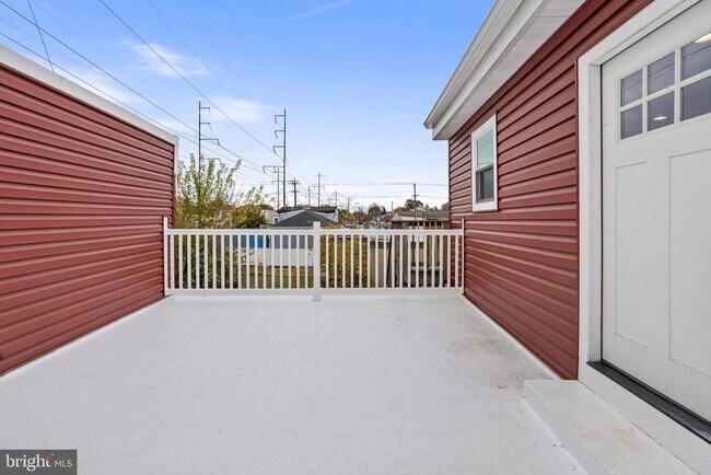 Building Photo - 819 11th Ave