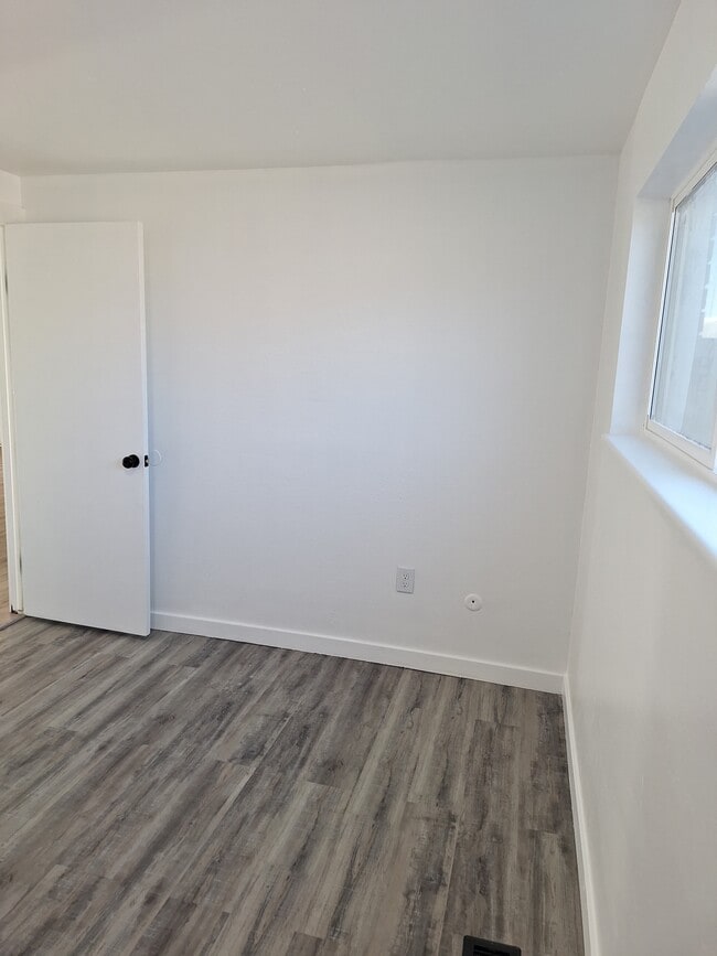 Building Photo - Roy 4-plex 2002