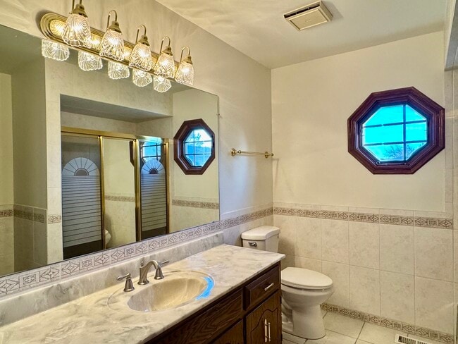 Building Photo - 8548 Bethany Ln