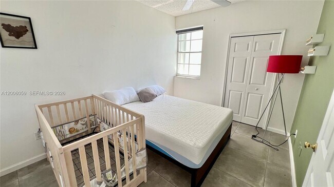 Building Photo - 3255 NE 184th St