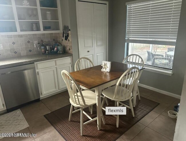 Building Photo - 382 Naugatuck Dr