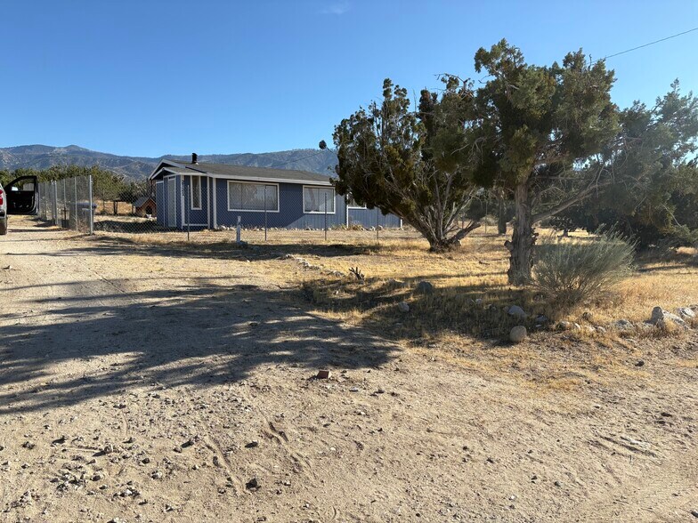 Building Photo - 2121 Fremontia Rd