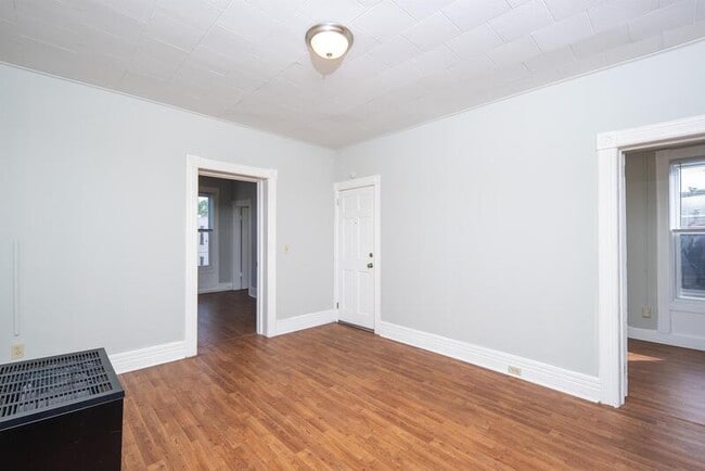 Building Photo - 233 Stow Ave