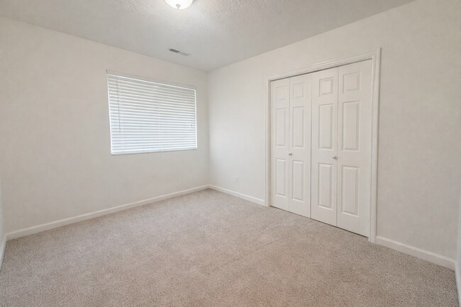 Building Photo - Charming 3-Bedroom Condo in Franklin Park – Prime Provo Location