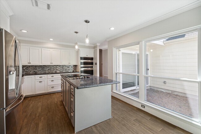 Building Photo - 1311 Ambergate Dr