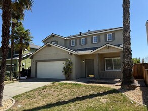 Building Photo - 4 bedroom in Tracy!