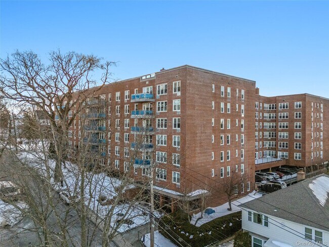 Building Photo - 21 Fairview Ave