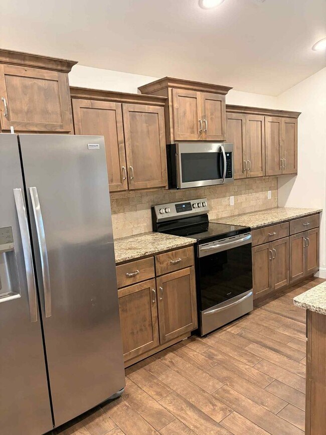 Building Photo - WEBB CITY  Beautiful 3 Bedroom 2 Bathroom ...