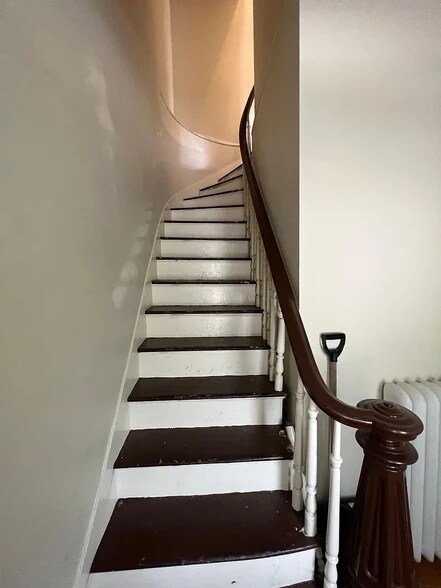 Building Photo - 76 Chestnut St