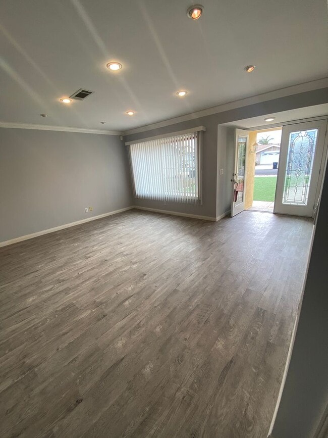 Building Photo - Harbor City- Single Family Home