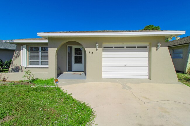 Building Photo - ** 2/2 HOME IN NAPLES PARK UNFURNISHED ** ...