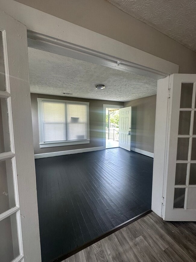 Building Photo - 3 Bed/1 Bath House