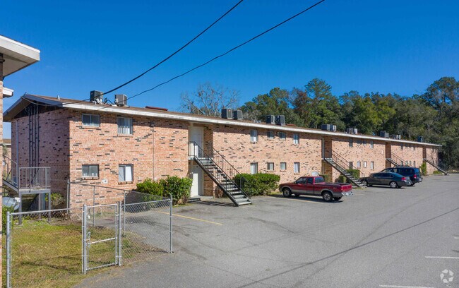 Primary Photo - Villages at Jacksonville
