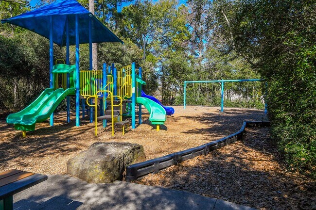 Building Photo - 21 Pineash Ct