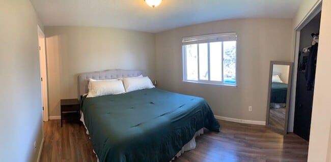 Building Photo - $2,600 - Beautifully-maintained single level Ranch-style Three Bedrooms, Two Baths home Ready To ...