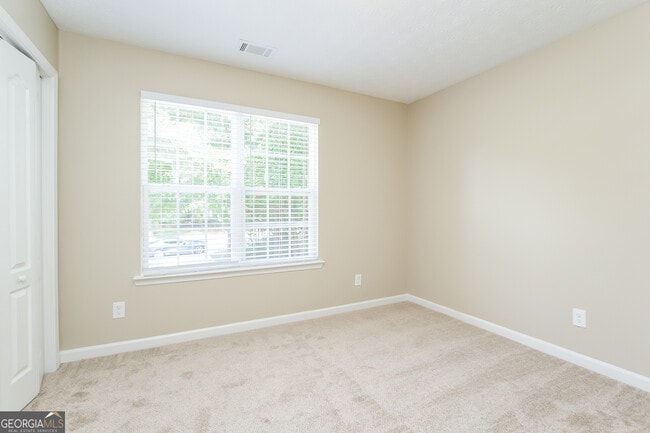 Building Photo - 308 Barr Cir