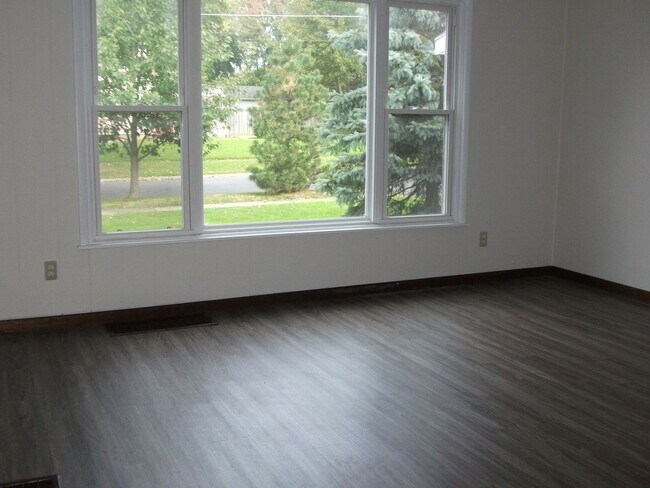 Building Photo - 316 Highland Ave