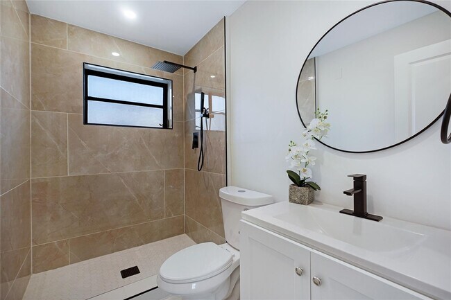 Building Photo - 3613 SW 1st St