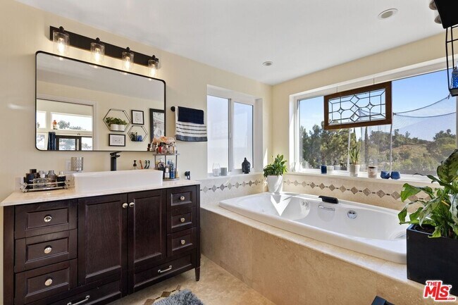 Building Photo - 7130 Gateshead Way