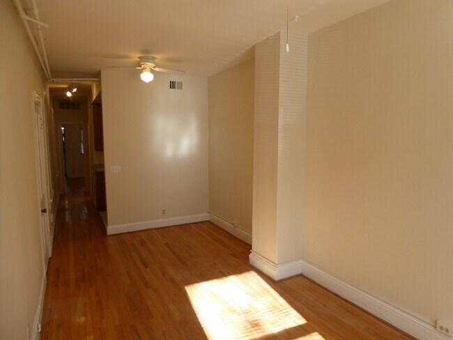 Building Photo - 2137 Newport Pl NW