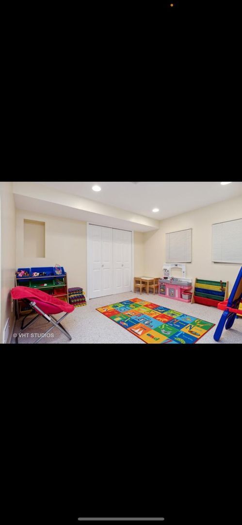 Building Photo - BEAUTIFUL HOUSE- 4+1 bsmt bedroom, 3.5 bat...