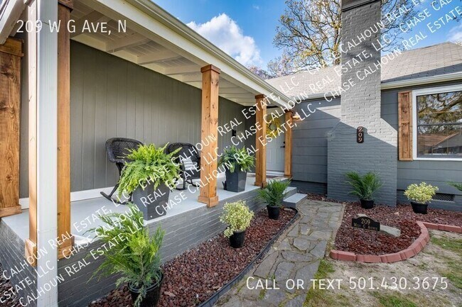 Building Photo - 209 W G Ave