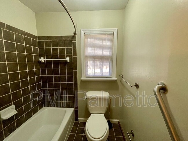 Building Photo - 136 Lacaya Rd