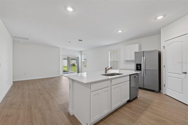 Building Photo - 2893 House Finch Rd