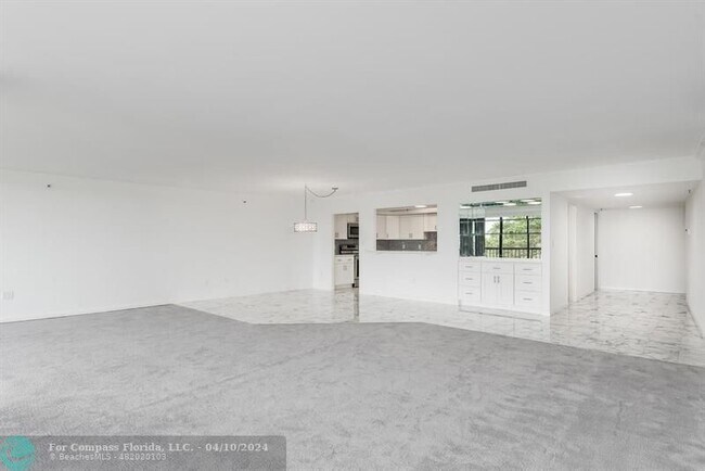 Building Photo - 2480 Presidential Way