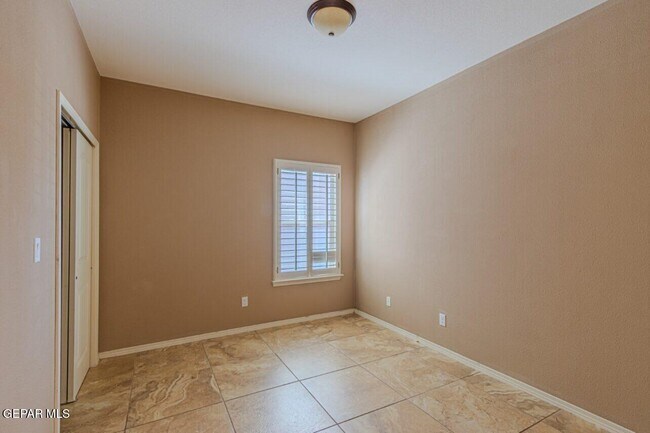 Building Photo - 3824 Loma Brisa Dr