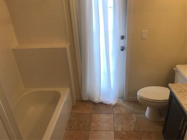 Building Photo - 9420 Bluebird Dr